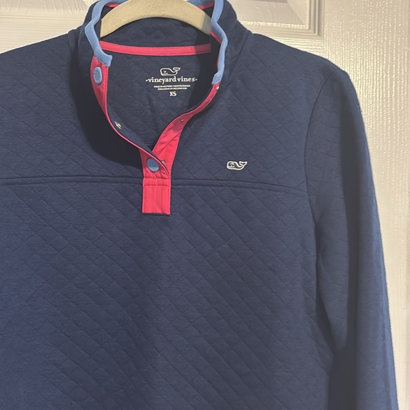 Vineyard Vines quilted snap mock neck pullover in navy blue and pink size XS - Picture 5 of 9